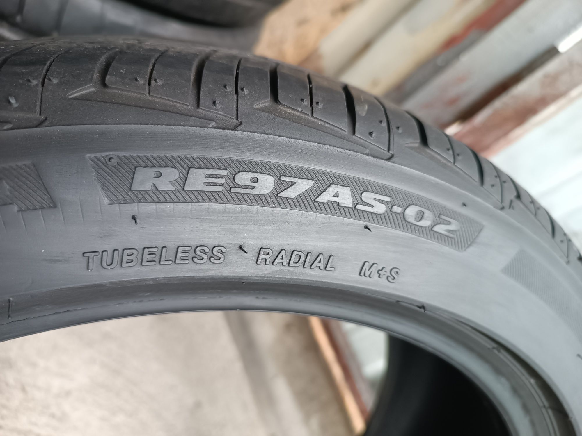 225/45/18 Bridgestone