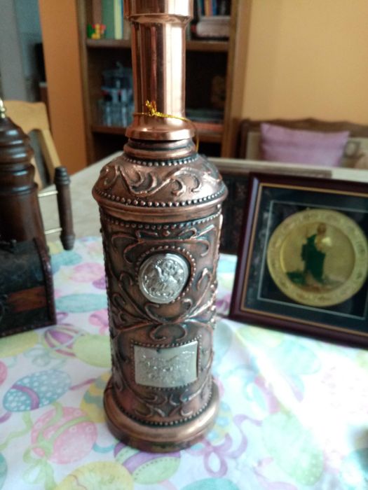 Инкрустирана медна  бутилка икона 750 мл, 1960 г. Тревненска школа.