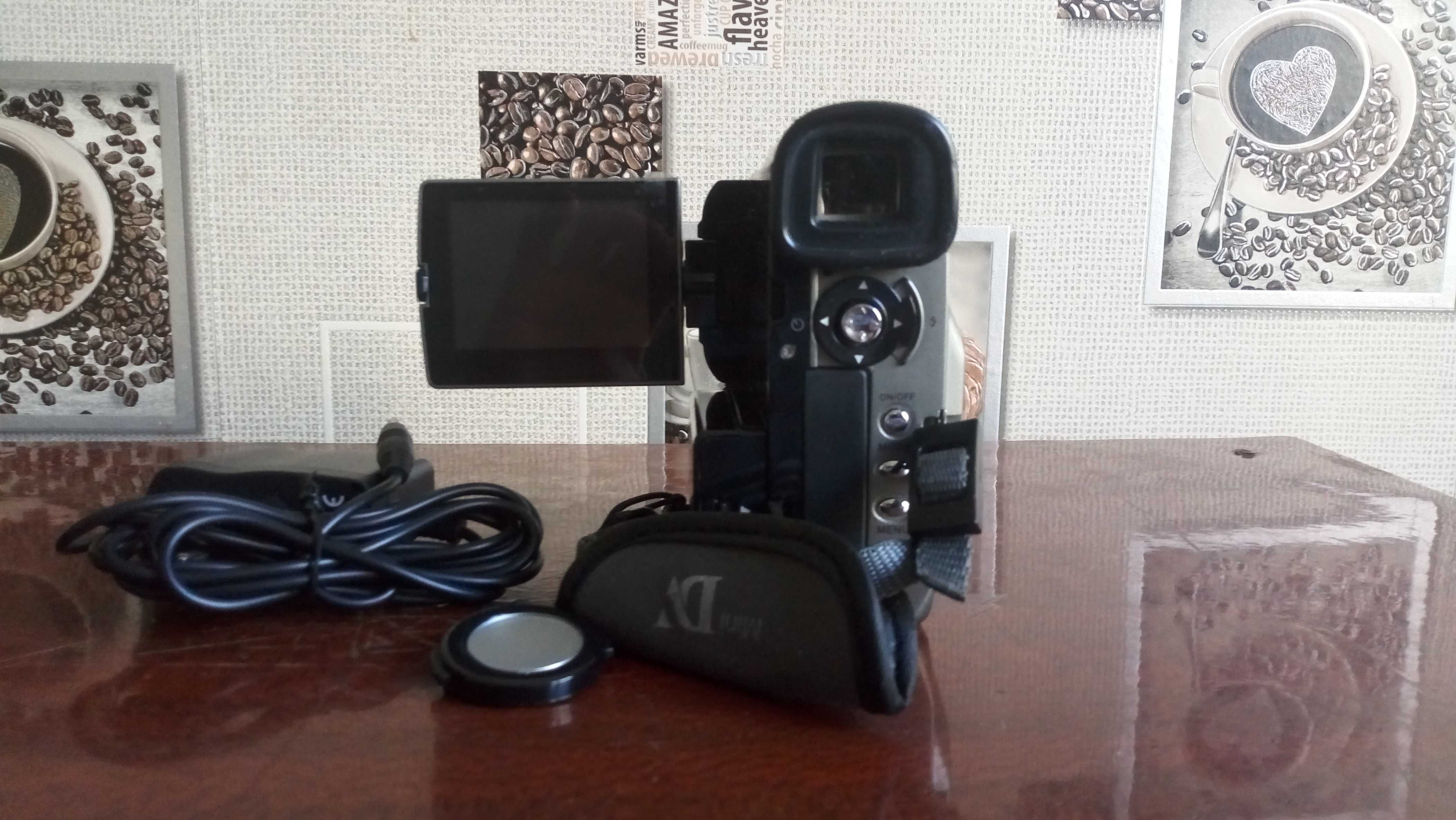 Видеокамеру SONY DV9F - цифровая видеокамера в упаковке