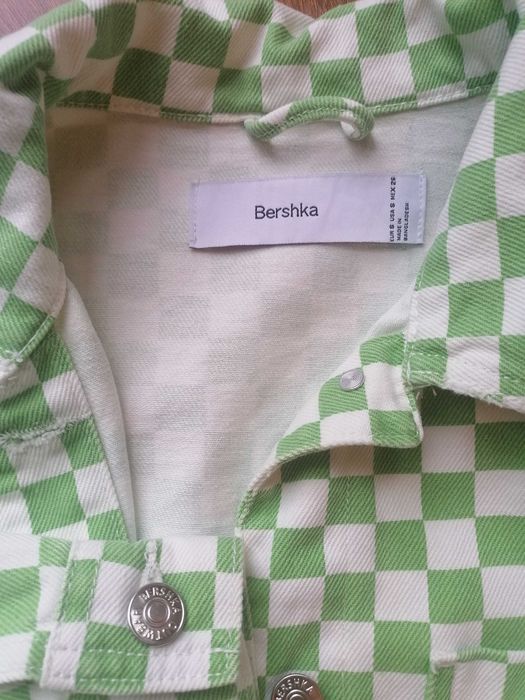 Ново дънковото яке BERSHKA