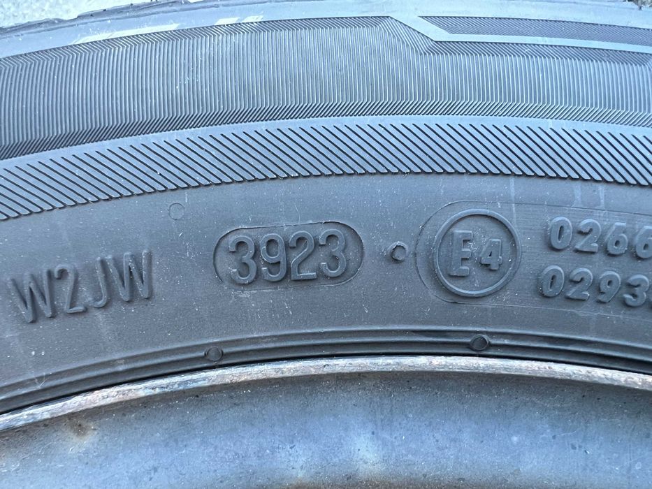 Джанти със зимни гуми 205/55/16 с грайфер 8.82мм. от Хюндай/Hyundai!