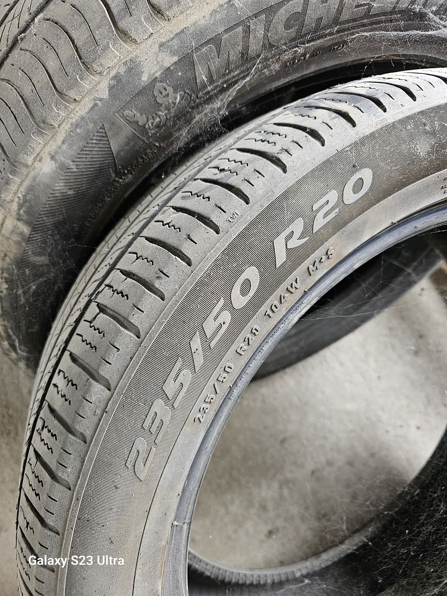 Гуми Пирели 235/50 R20 на около 20000км