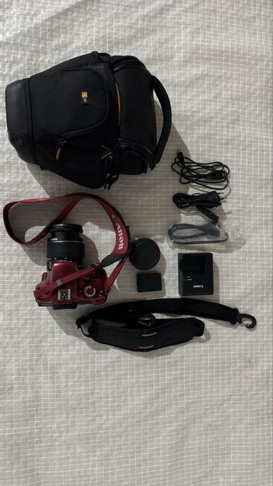 Canon EOS 1100D kit 18-55 красный