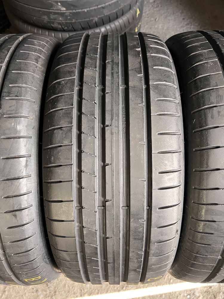 4 anvelope vara 225/45/17 , Dunlop , 7 mm !