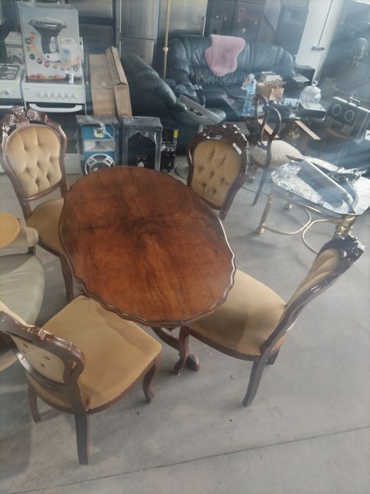 Антикварна маса с четери стола