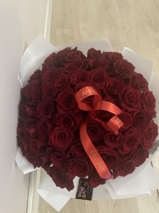 Цветы розы бордовые 51 шт