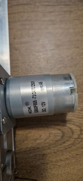 Actuator liniar telescopic.