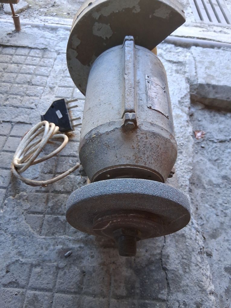 Шмиргел трифазен