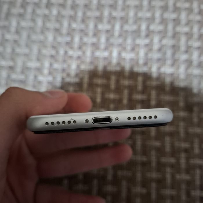 Iphone se2020 в хорошем состояний