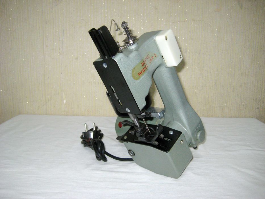 Коп тикадиган мошинка оригинал зур тикади янги холатда турипти!