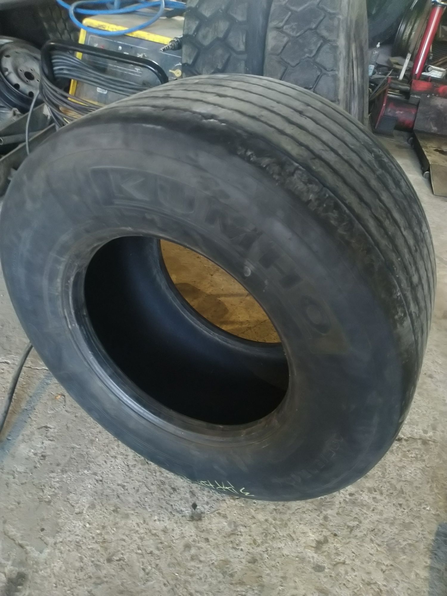Гума за ремарке 435/50 R19.5  100 лв.