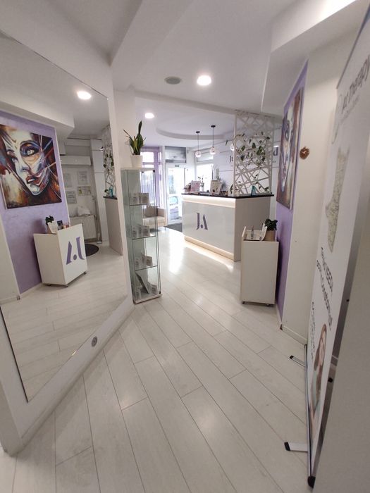 Se vinde afacere cu portofoliu de clienti.Salon de cosmetica .