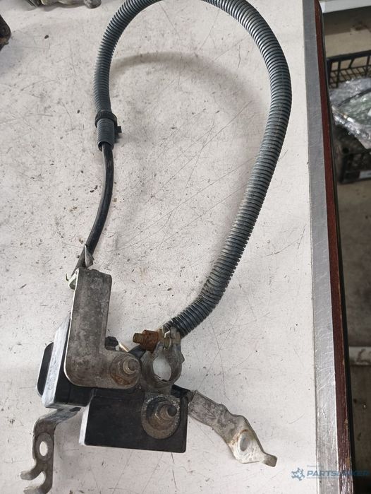 Borna baterie TOYOTA COROLLA 1.3 i 2015 OEM 2885037021