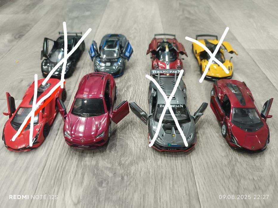 Продам масштабные модели машинок.