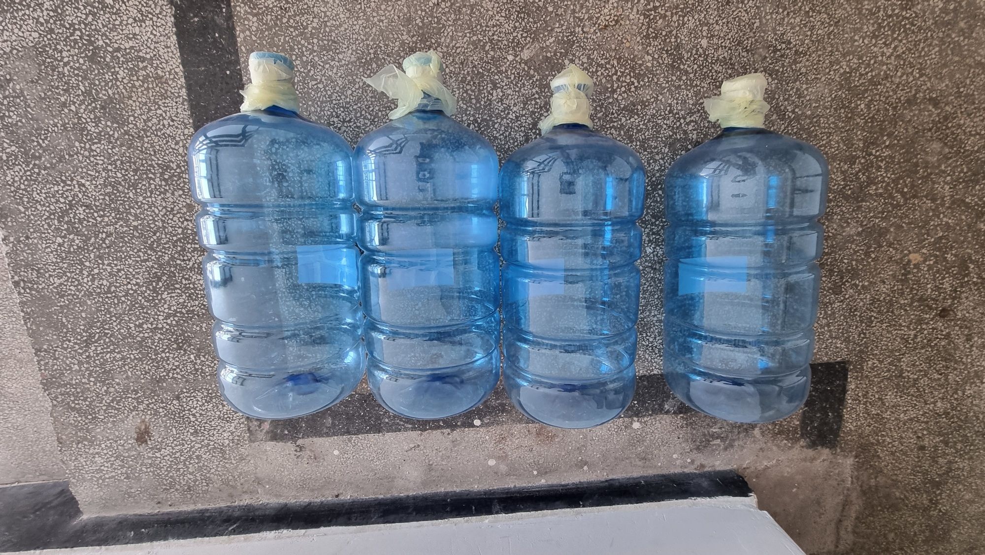 Шишета от мин.вода-19л.-4бр.