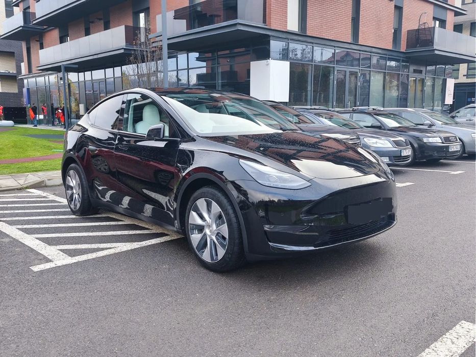 Tesla Model Y Tesla Model Y Long Range AWD Dual Motor