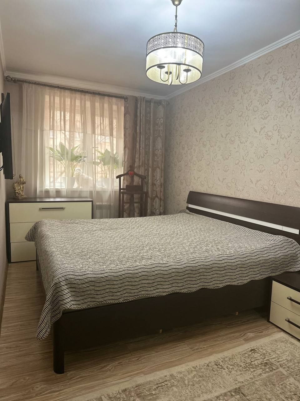 Метро Хамза, Новза 4/2/4. 2-6 балкон срочно