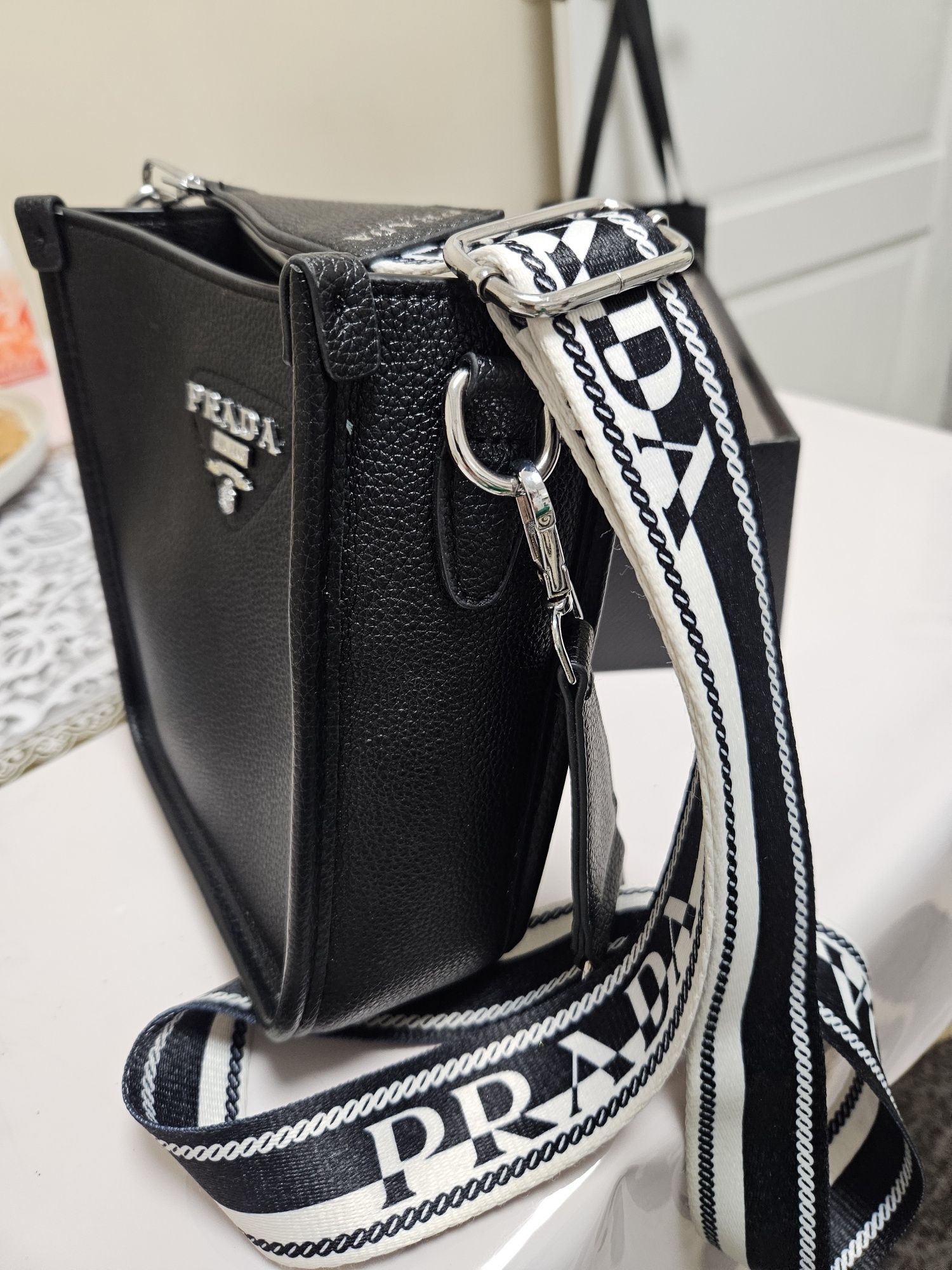 Сумка почтальон PRADA