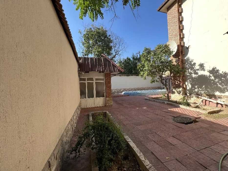 В Центре продается дом Дархан  Соток 10 Фасад 8м ор Парк Тельмана