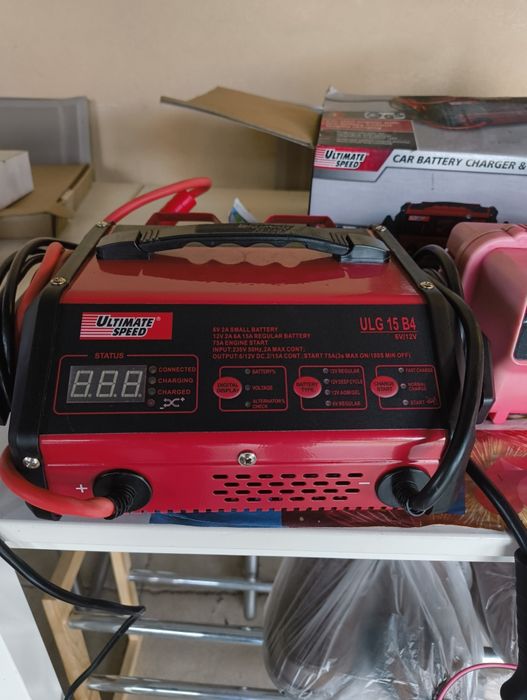 Încărcător baterii auto