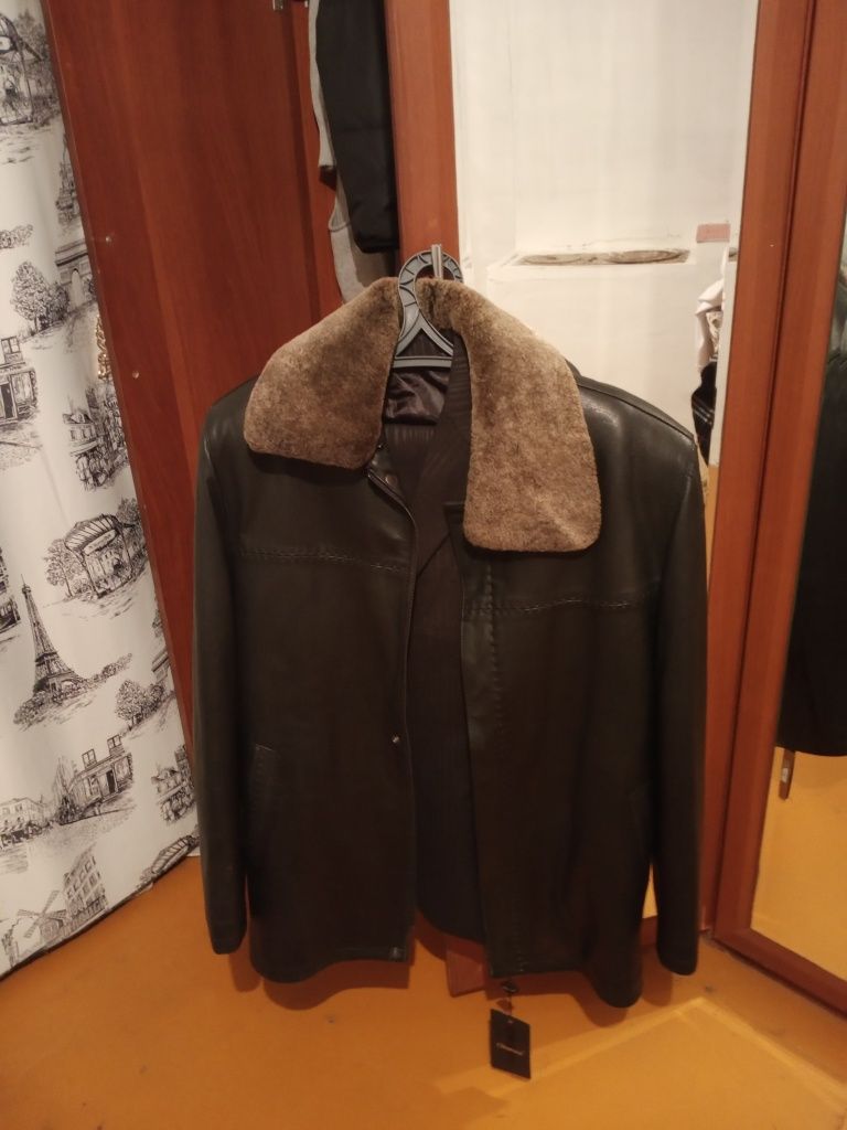 Продам зимнию куртку