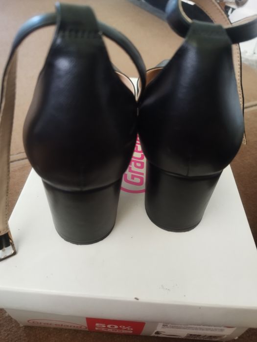 Продавам елегантни обувки на ток 41 номер