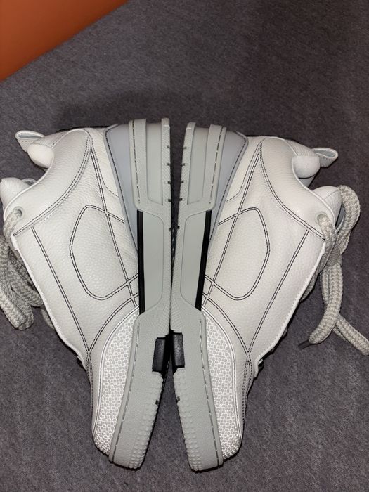 Lv skate big flower grey