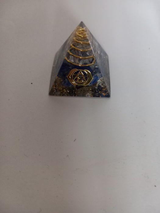 Пирамиди оргонит