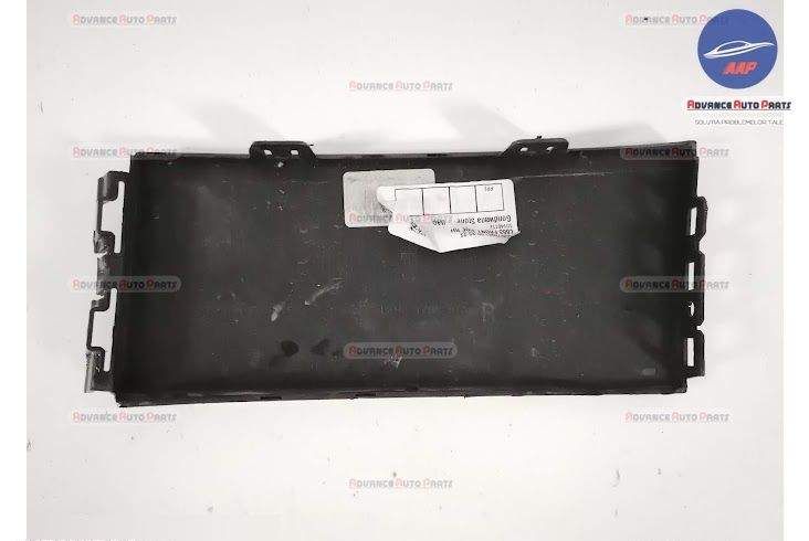 Декоративен елемент под фар дясно оригинален Ленд Ровер / Land Rover D