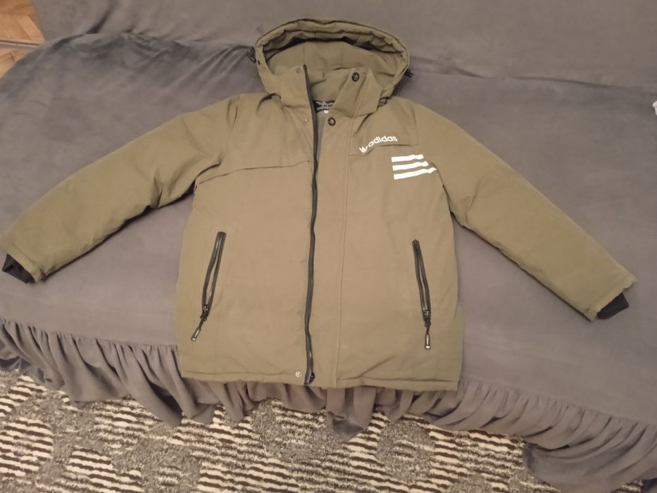 Продам зимнюю куртку подростковую