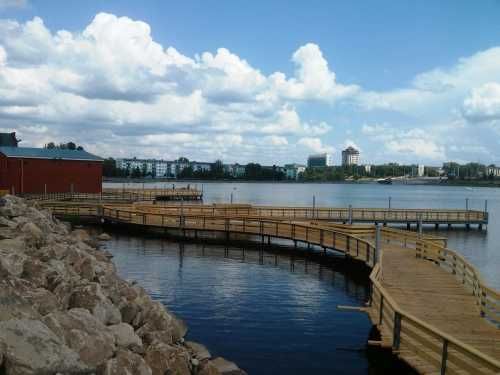 Надежные противопаводковые пирсы на сваях , шатры на воде для тоев