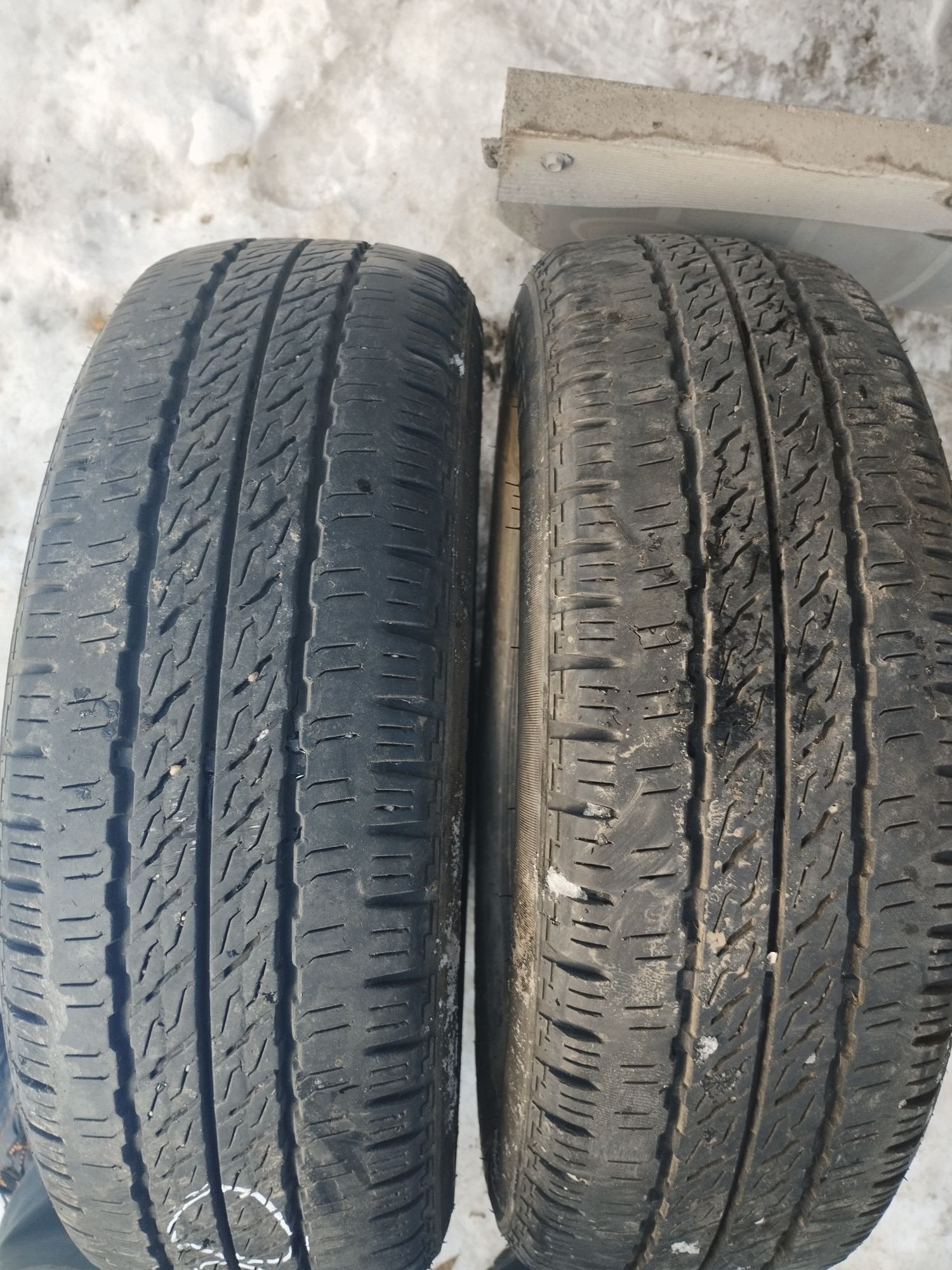 Продам две покрышки 195/70 r15c