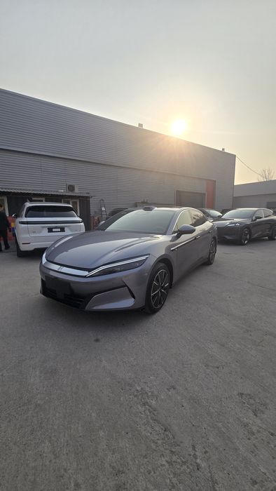 Han L 2. 2025yil. Srochno sotiladi. Nasiya savdoxam bor.