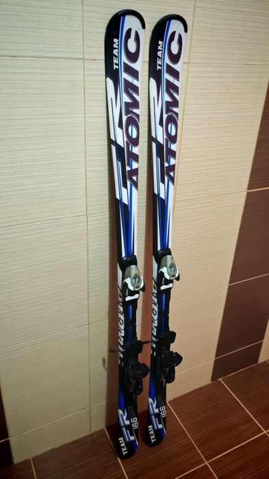 Schiuri atomic 165-166 cm-clapari ski