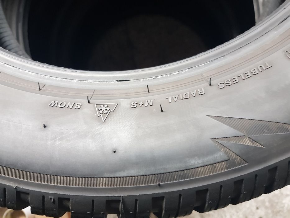 Bridgestone 235/55 R18 104H M+S iarnă