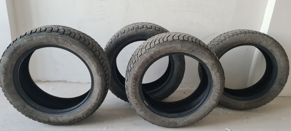 Автомобильный шина