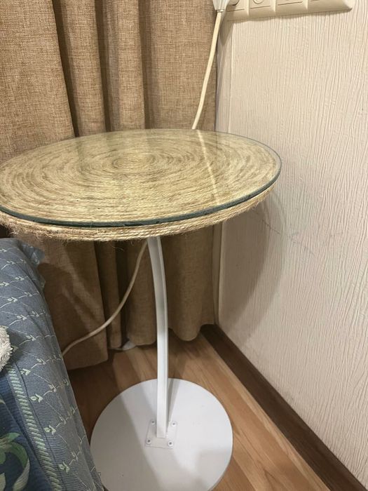 Столик кофейный продам