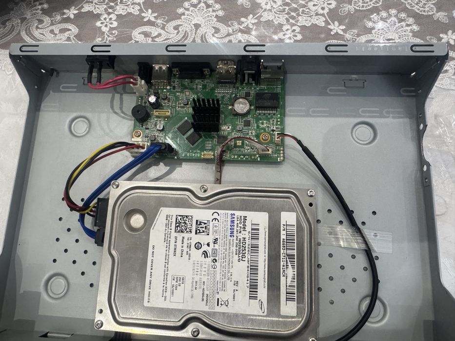 Продаю nvr hikvision DS-7616NI-Q1