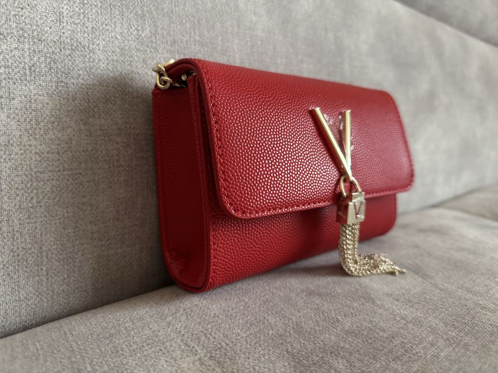 Нова чанта Valentino