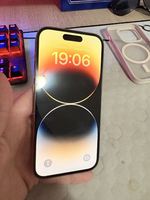 Vand Iphone 14 Pro Gold