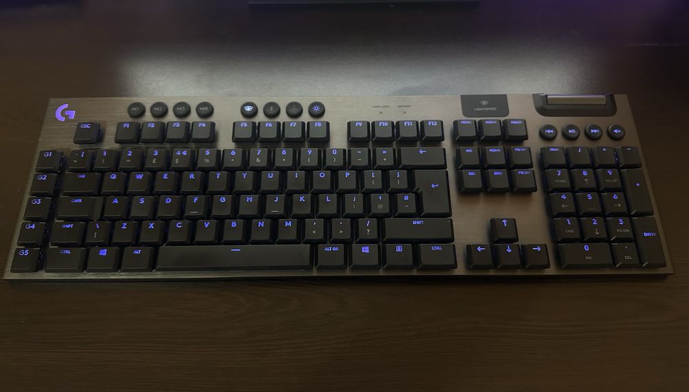Logitech G915 Lightspeed геймърска клавиатура