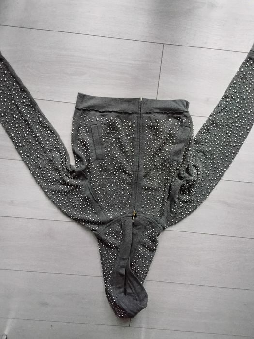 Дамски суичър на Yuiep Collture размер  S,нов, цена 30 лв.