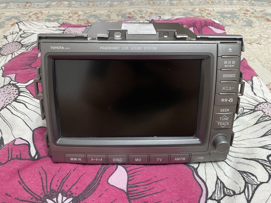 Продам оригинальную магнитолу TOYOTA Estima