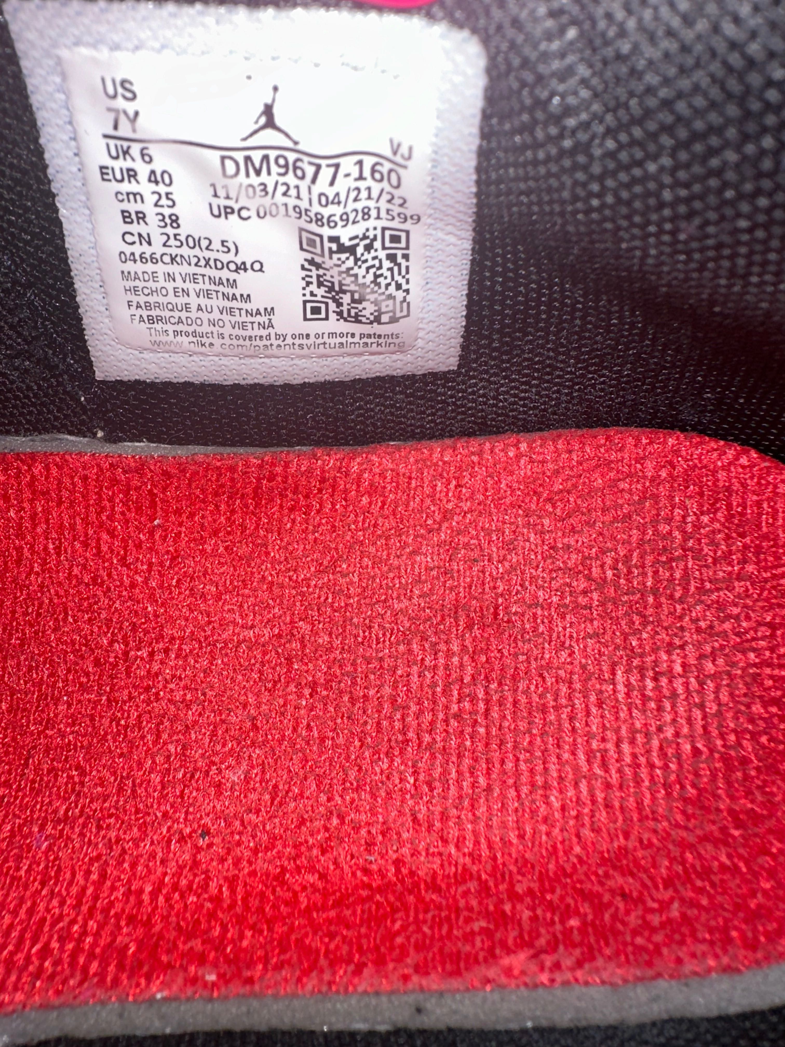 Спортни обувки Nike Jordan