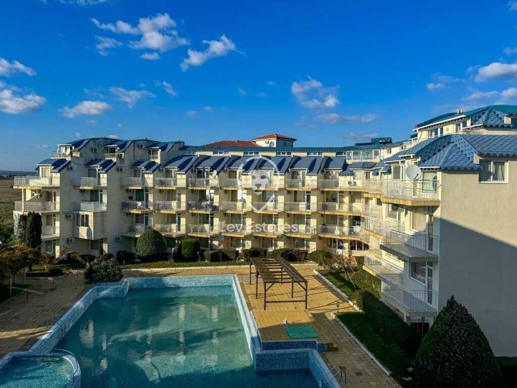Уютен тристаен апартамент с изглед към морето в Rutland Bay, Равда