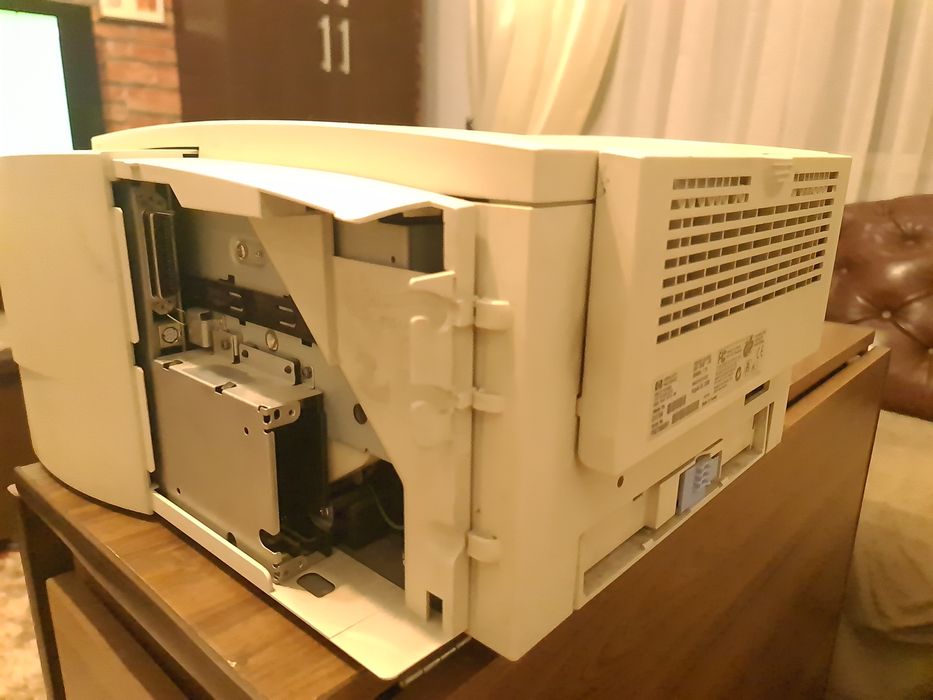 Vand imprimanta HP 2100
