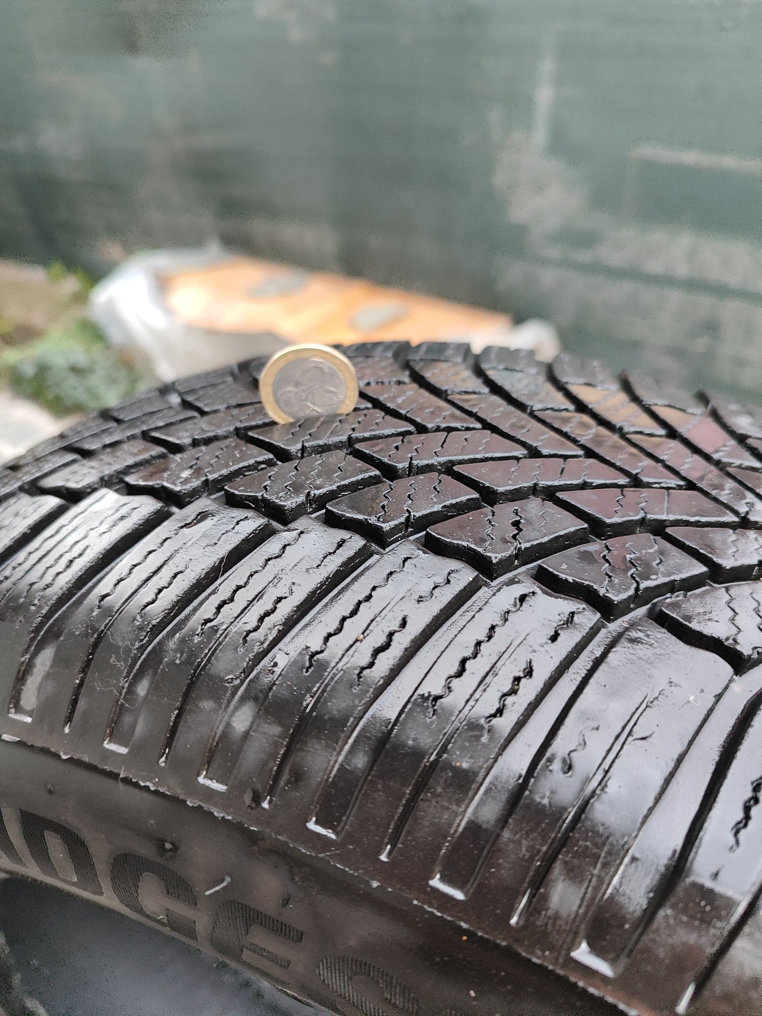 Зимни гуми 205/60/16 Bridgestone LM005