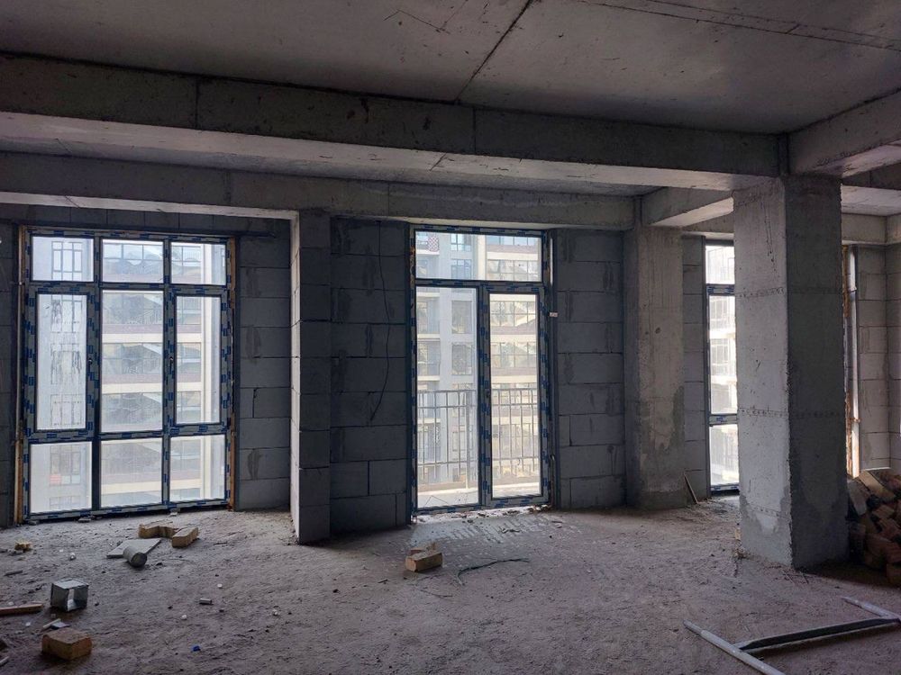 Срочно. Яккасарайский район. Продается 3х ком квартира. 118м2. Коробка
