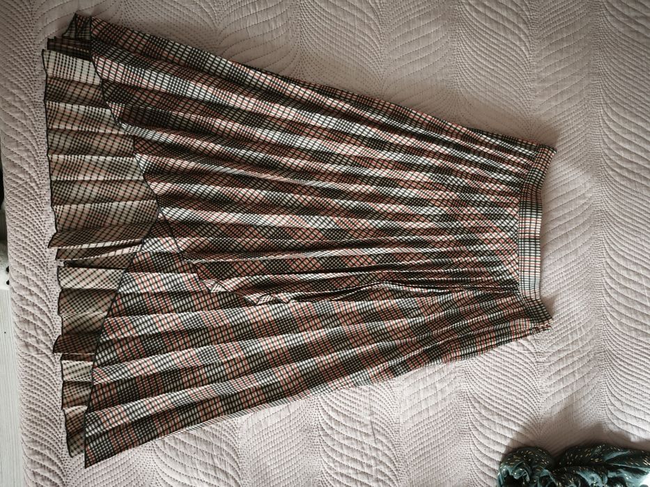 Дамска пола НМ ,размер 38