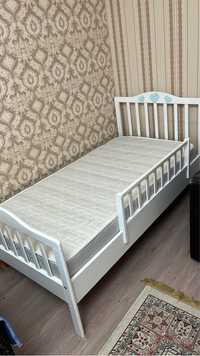 Продается детская кровать с комодом